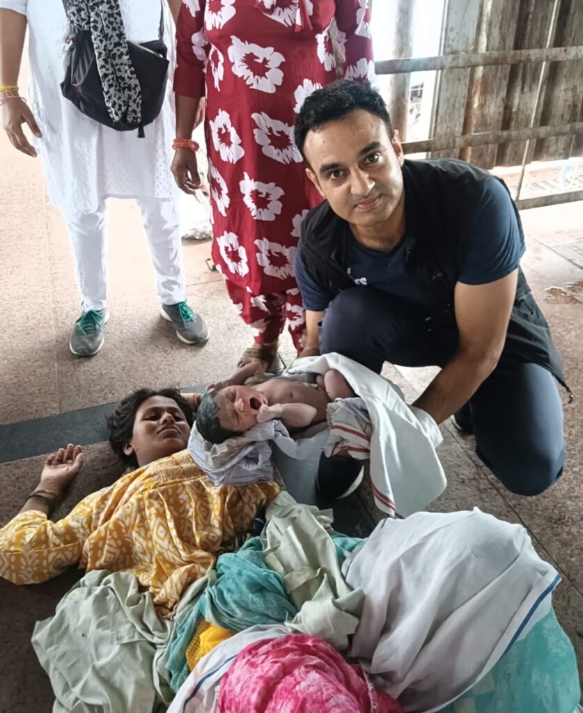 Chief of Army Staff General Upendra Dwivedi praised Major Bachwala Rohit on Monday for his selfless, above‑and‑beyond duty during a critical medical crisis on July 5.